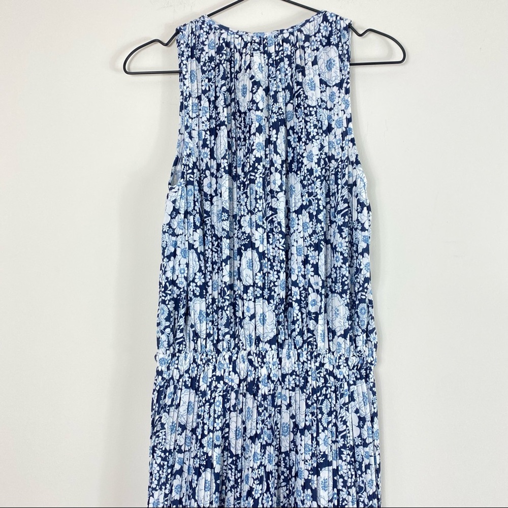 Sundays NWT Jess Jumpsuit Blue Floral Crossover - Picture 4 of 10